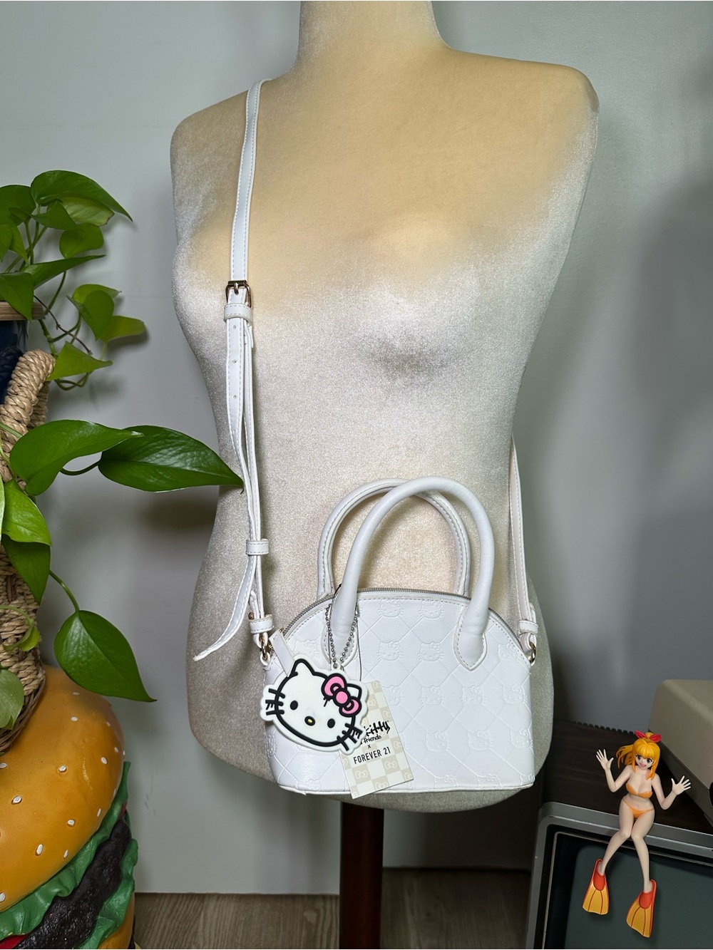 Forever 21 White Dome Hello Kitty Handbag